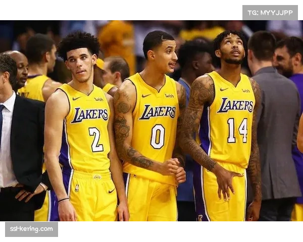 湖人寻找九人能上场稳住局面，轮换阵容深度成季后赛致命问题